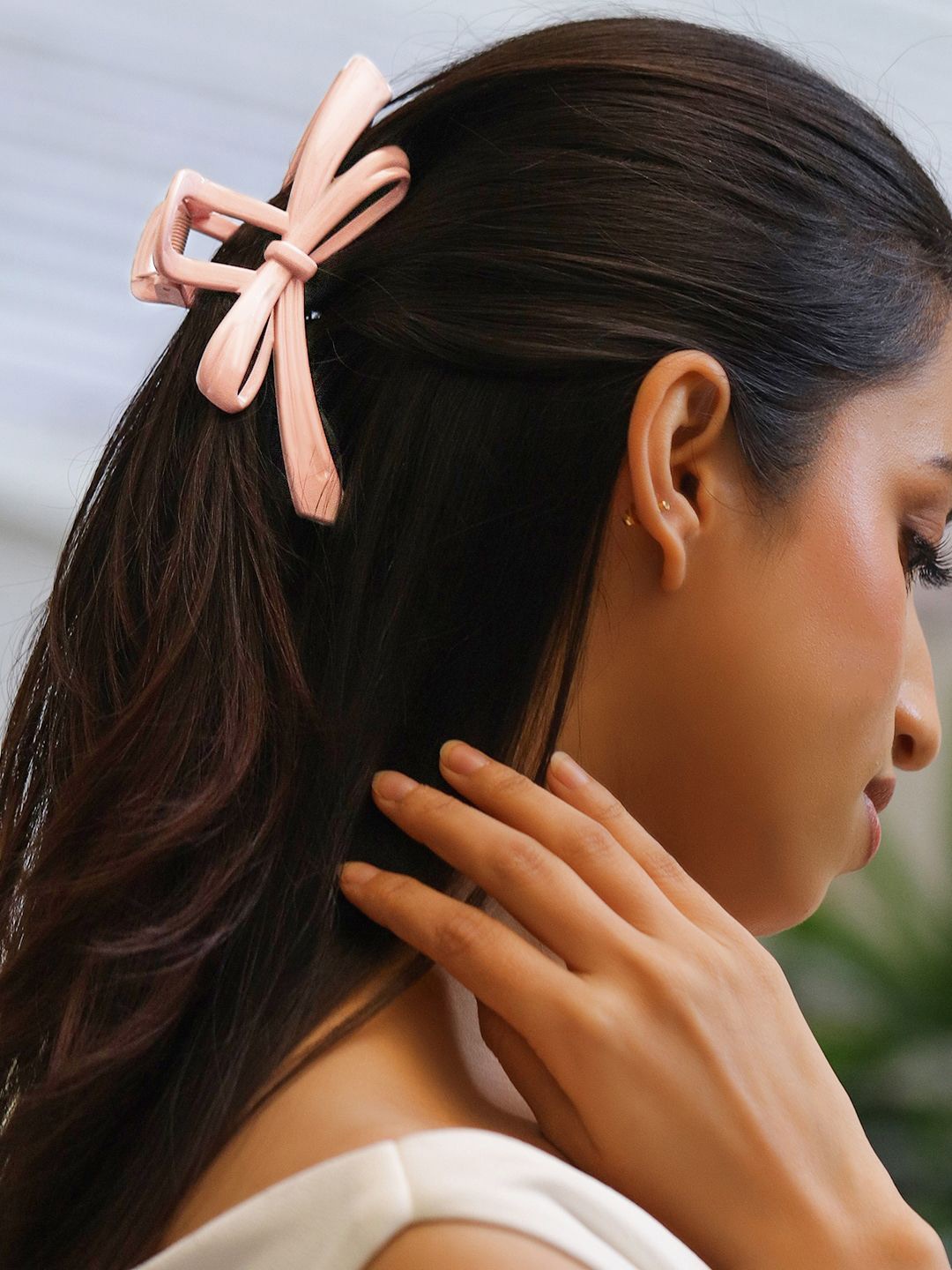

Rubans Women Glossy Bow Design Hair Claw Clip, Pink