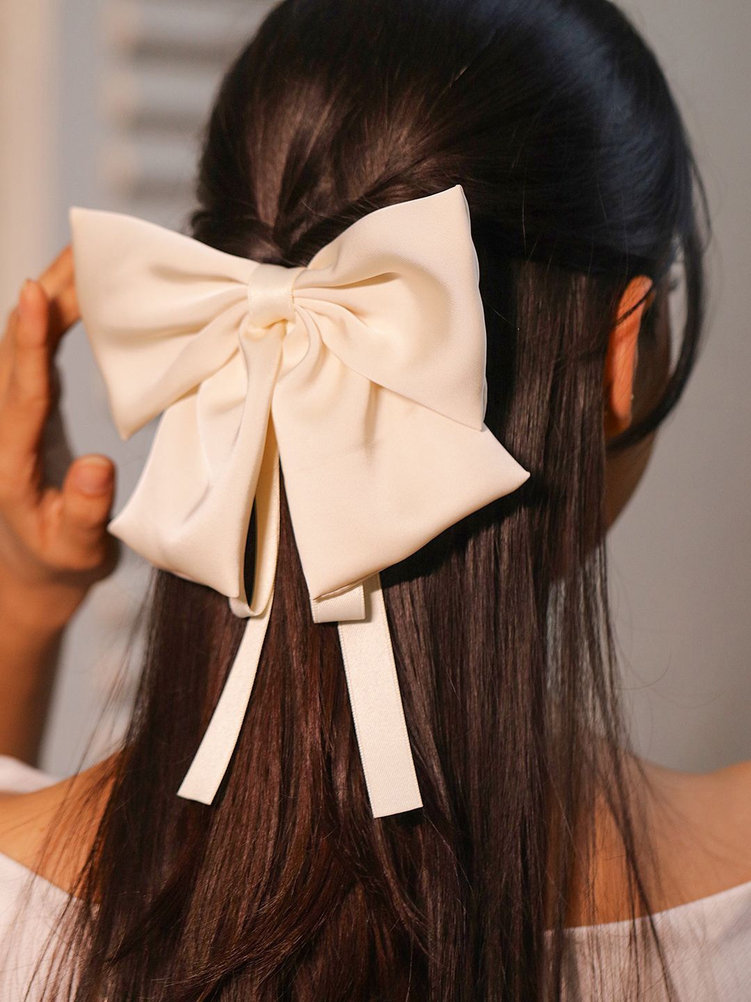 

Rubans Cream Satin Bow Hair Clip With Flowing Ribbon Tails