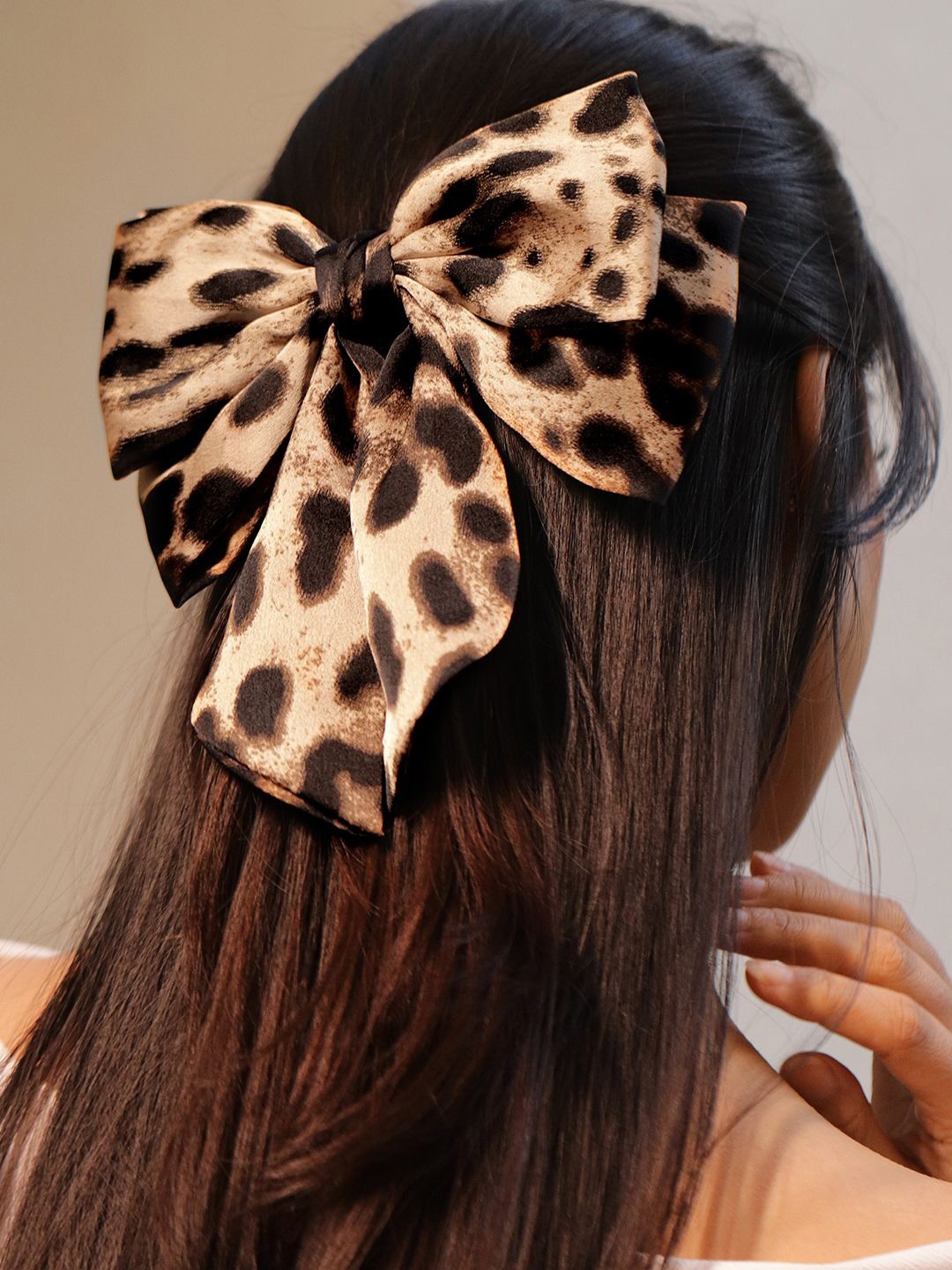 

Rubans Women Leopard Print Satin Bow Hair Clip, Black