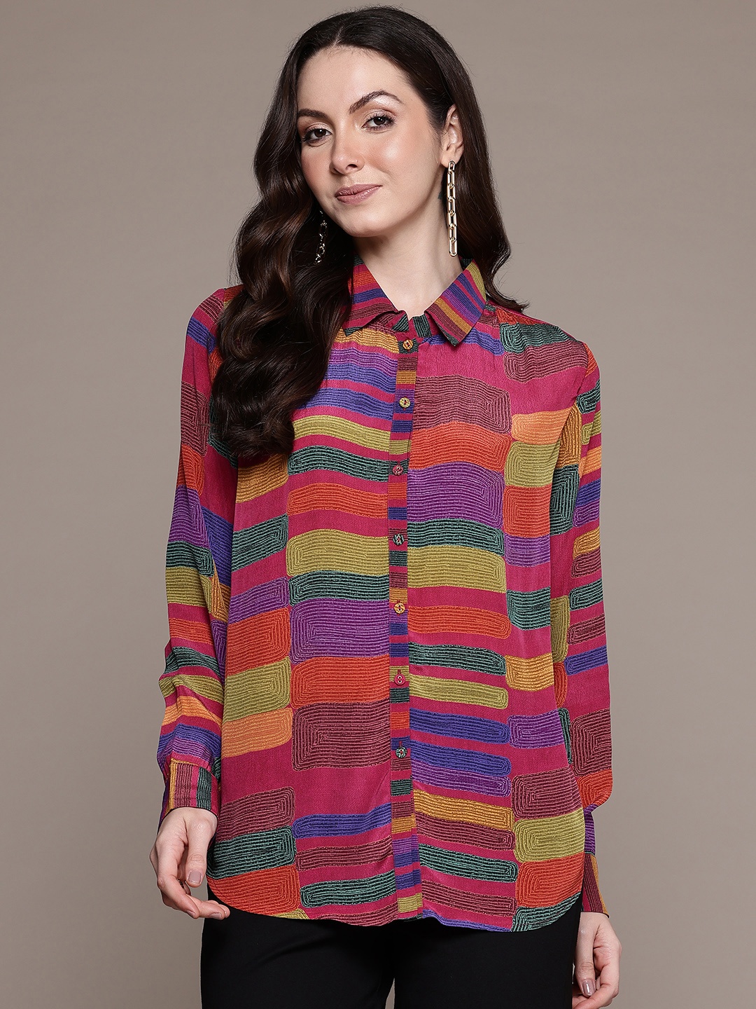 

Ritu Kumar Abstract Printed Casual Shirt, Pink