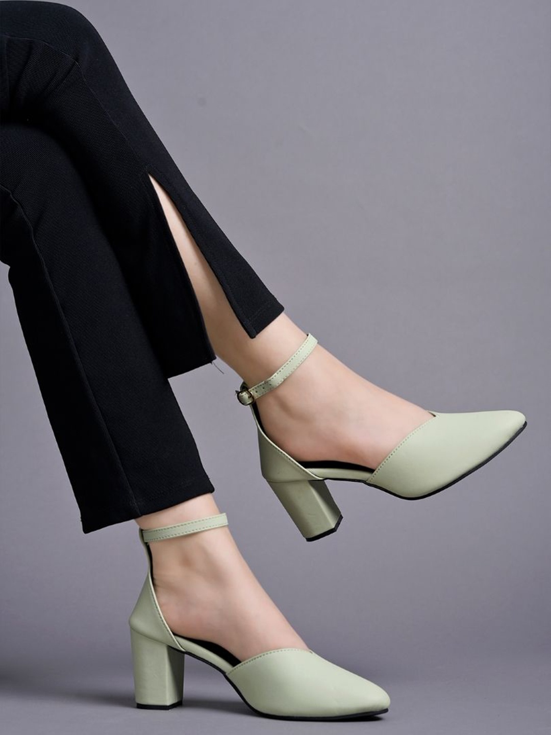 

DressBerry Women Round Toe Block Sandals, Green