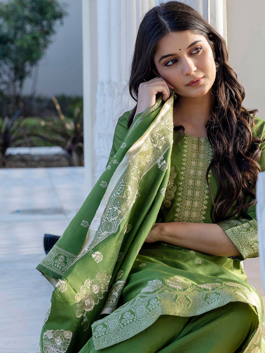 

KALINI Ethnic Motifs Woven Design Sweetheart Neck Straight Kurta With Trouser And Dupatta, Green