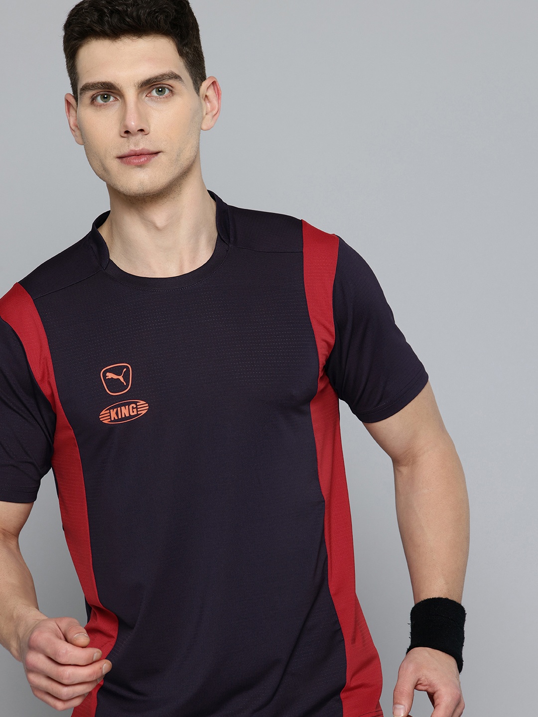

Puma KING Pro Colourblocked dryCELL Slim Fit Football Sports T-shirt, Navy blue