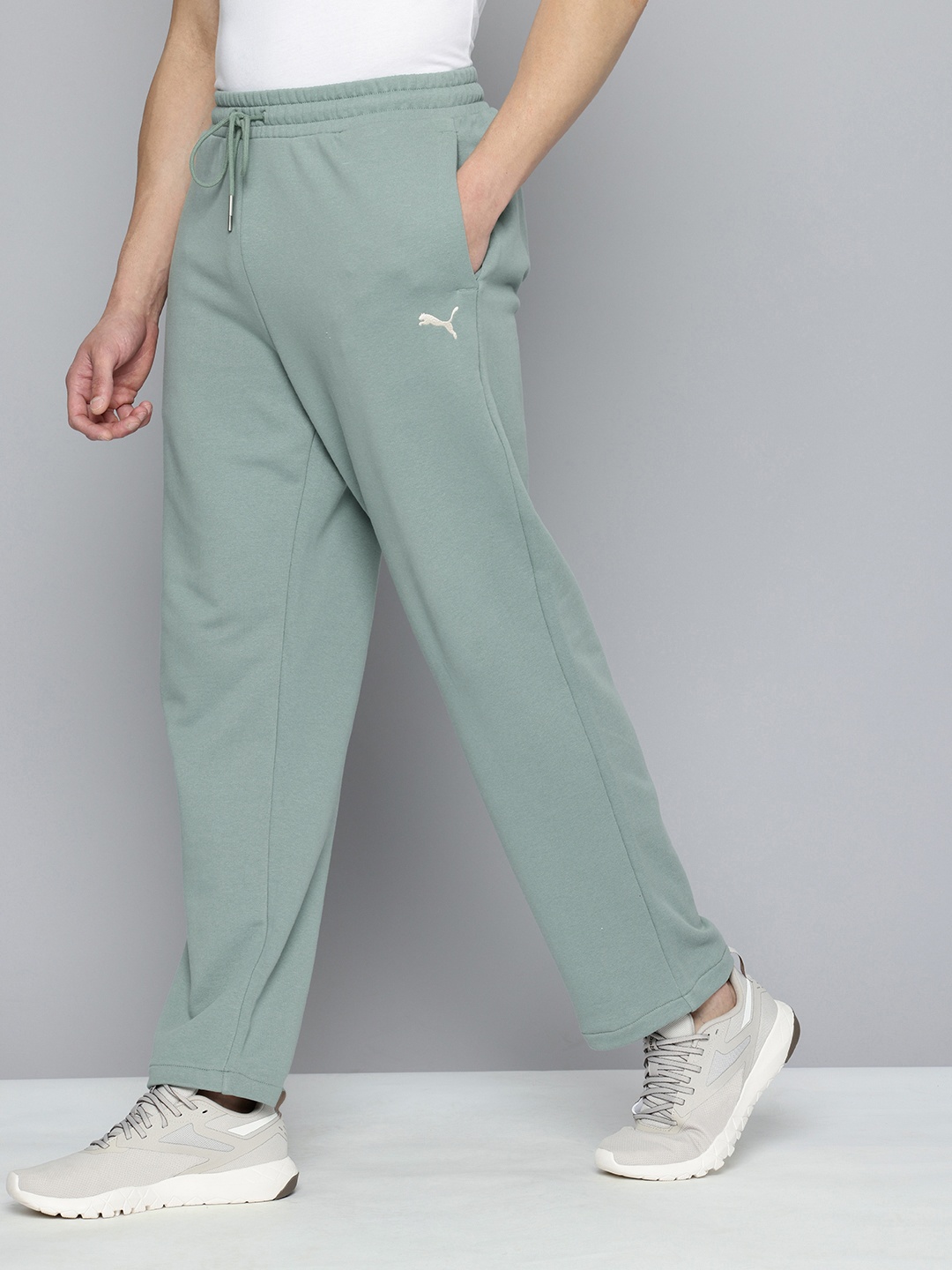 

Puma Men Wardrobe Essentials Pure Cotton Relaxed Fit Outdoor Track Pants, Green