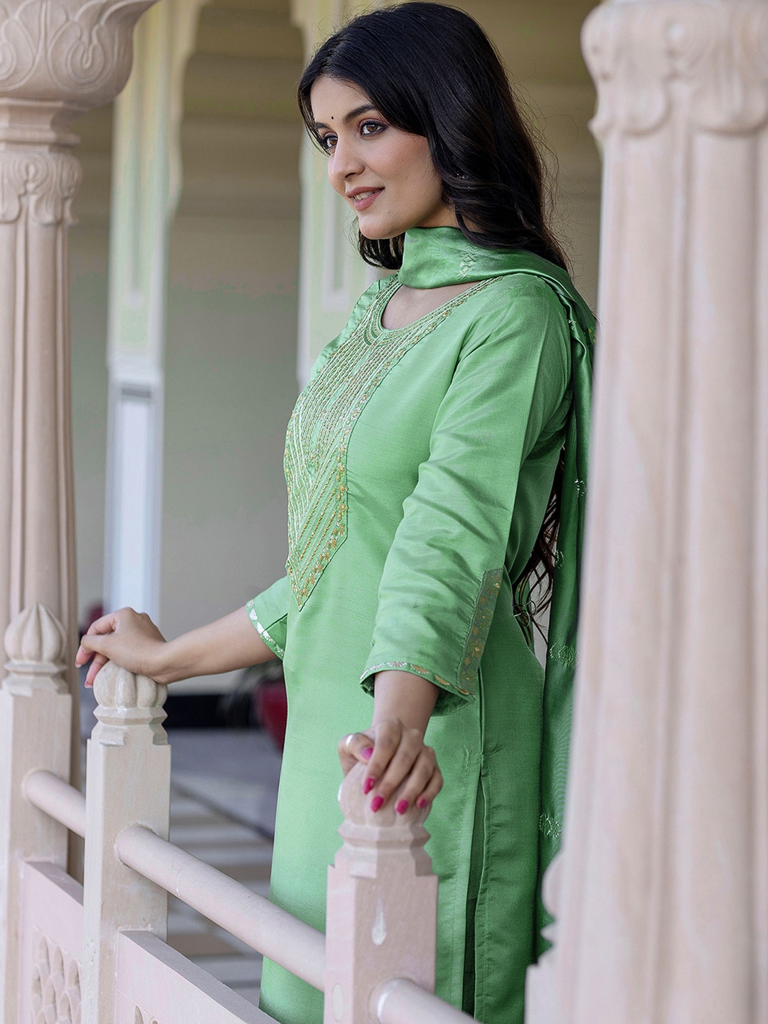 

Kalini women Kurta with Bottom and Dupatta set, Green