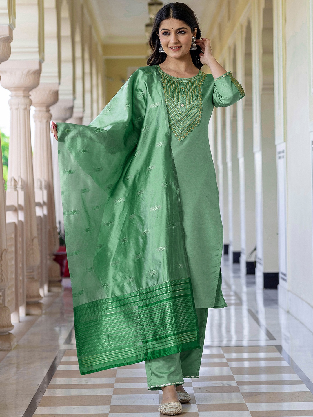 

SKYLEE Floral Embroidered Straight Sequinned Kurta With Trousers And Dupatta, Green