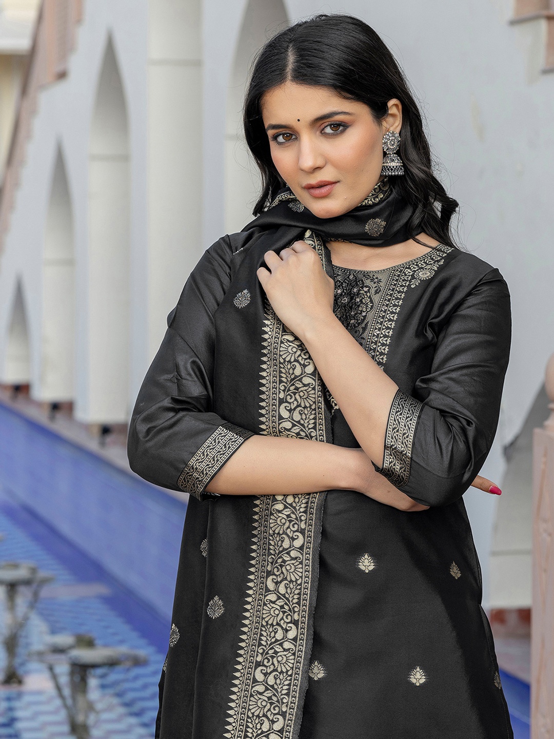 

SKYLEE Woven Design Straight Kurta With Trousers And Dupatta, Black