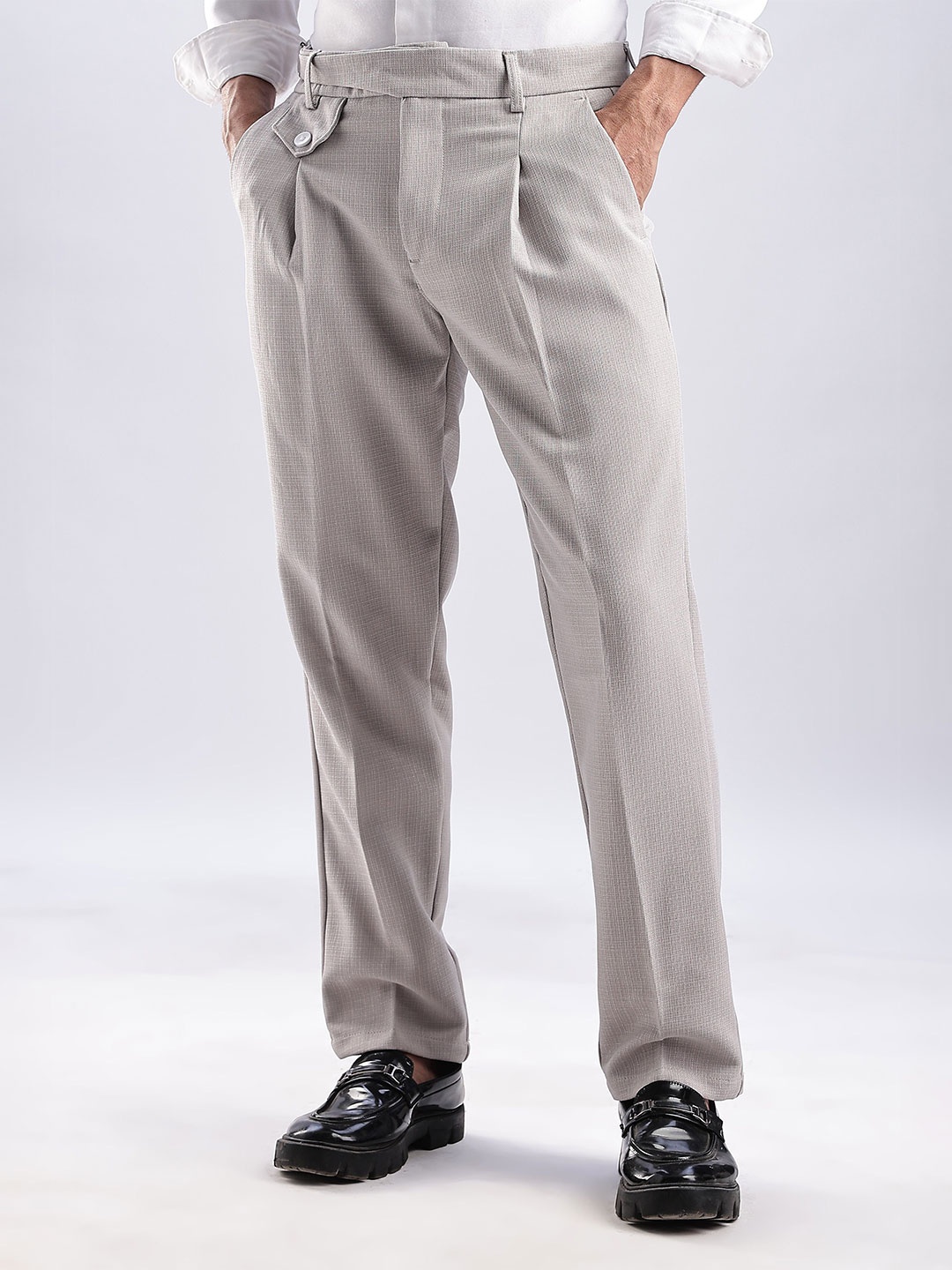 

NEVER NEUD Men Mid-Rise Trousers, Grey