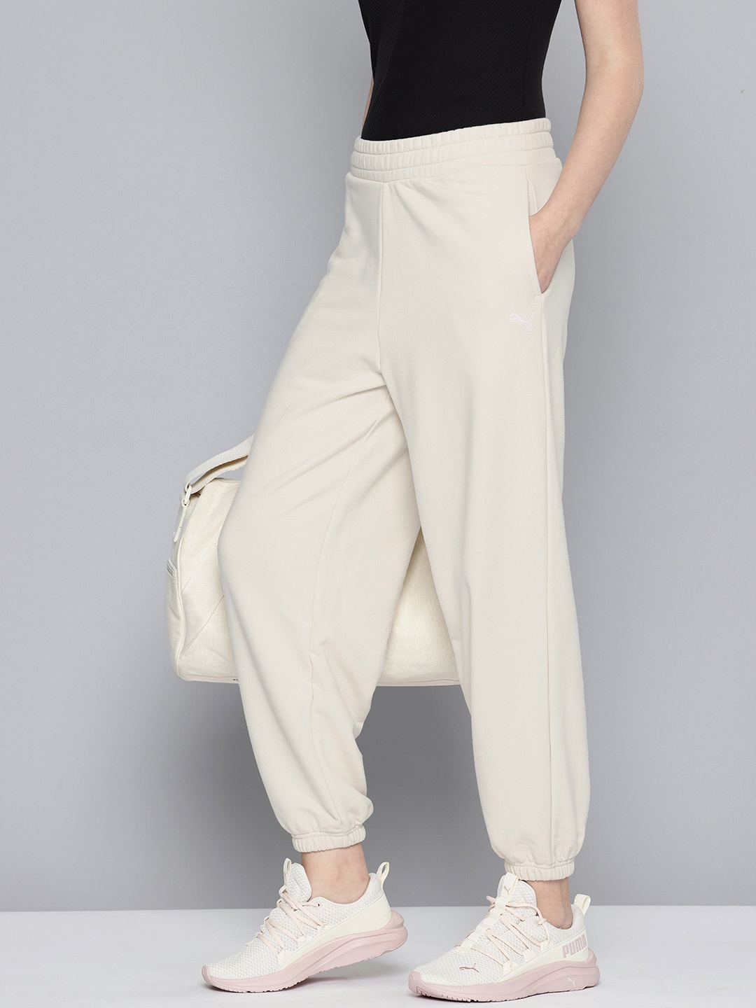 

Puma Women Wardrobe Essentials Relaxed Fit Outdoor Joggers, Beige