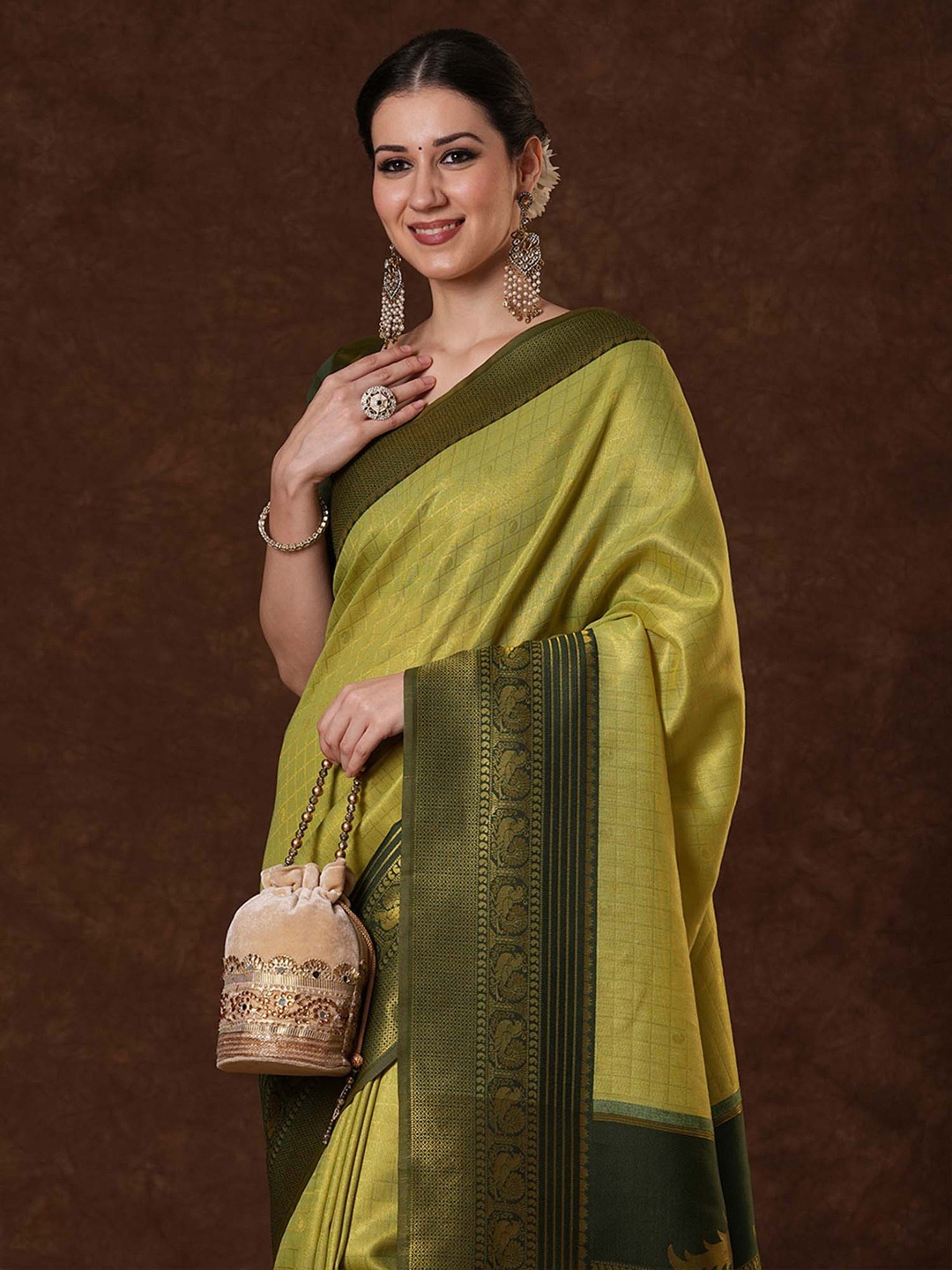 

Saree mall Checked Zari Silk Blend Kanjeevaram Sarees, Green