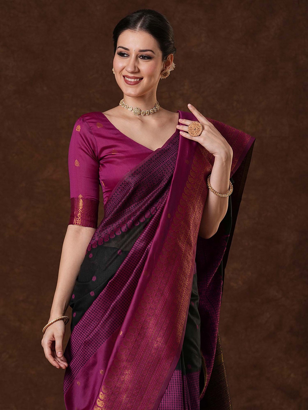 

Saree mall Checked Zari Venkatgiri Sarees, Black