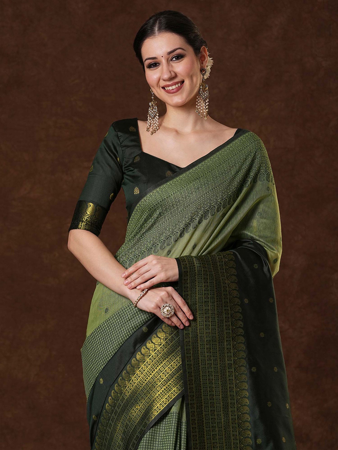 

Saree mall Checked Zari Venkatgiri Sarees, Green