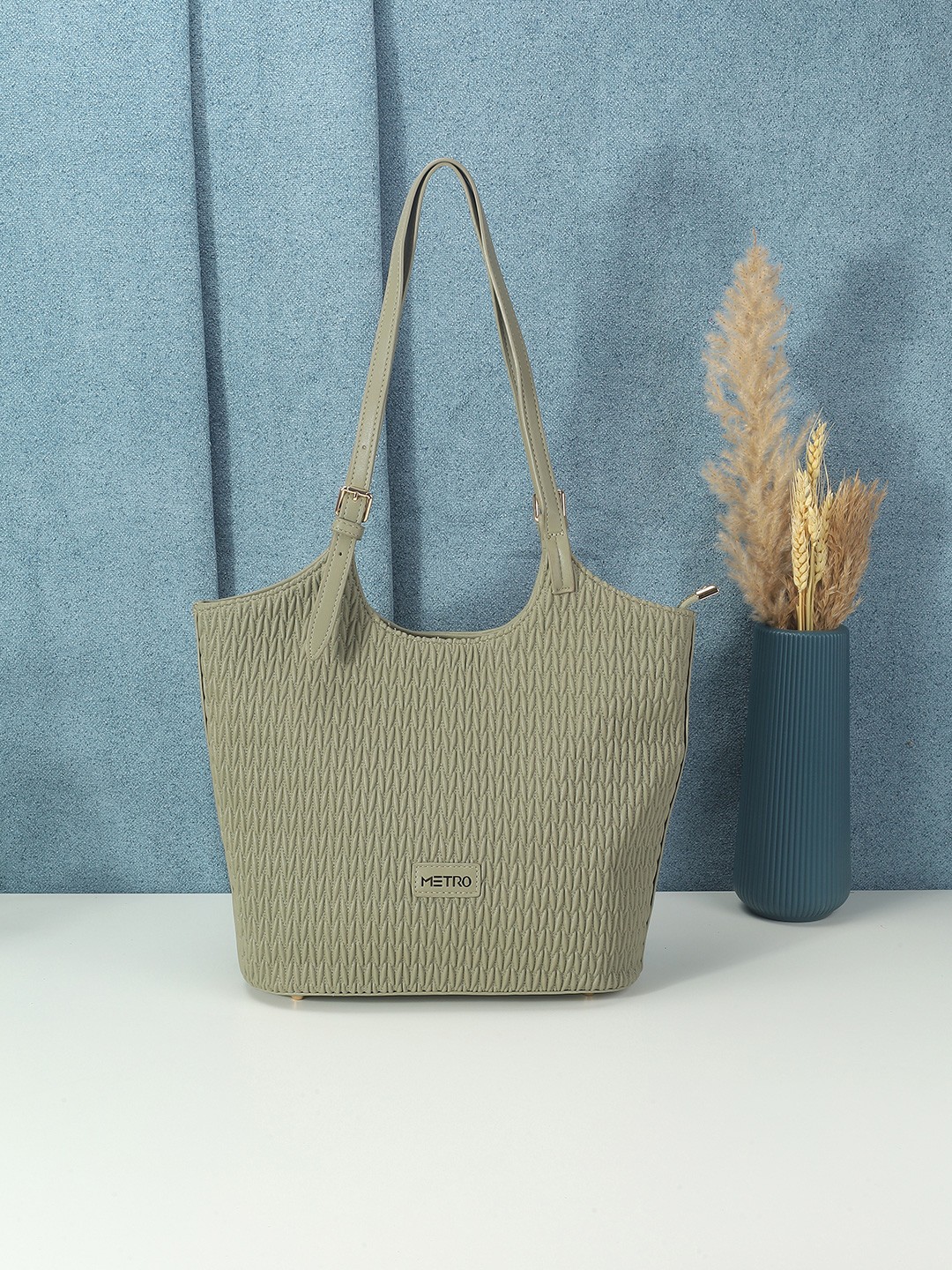 

Metro Women Textured Bucket Shoulder Bag, Green