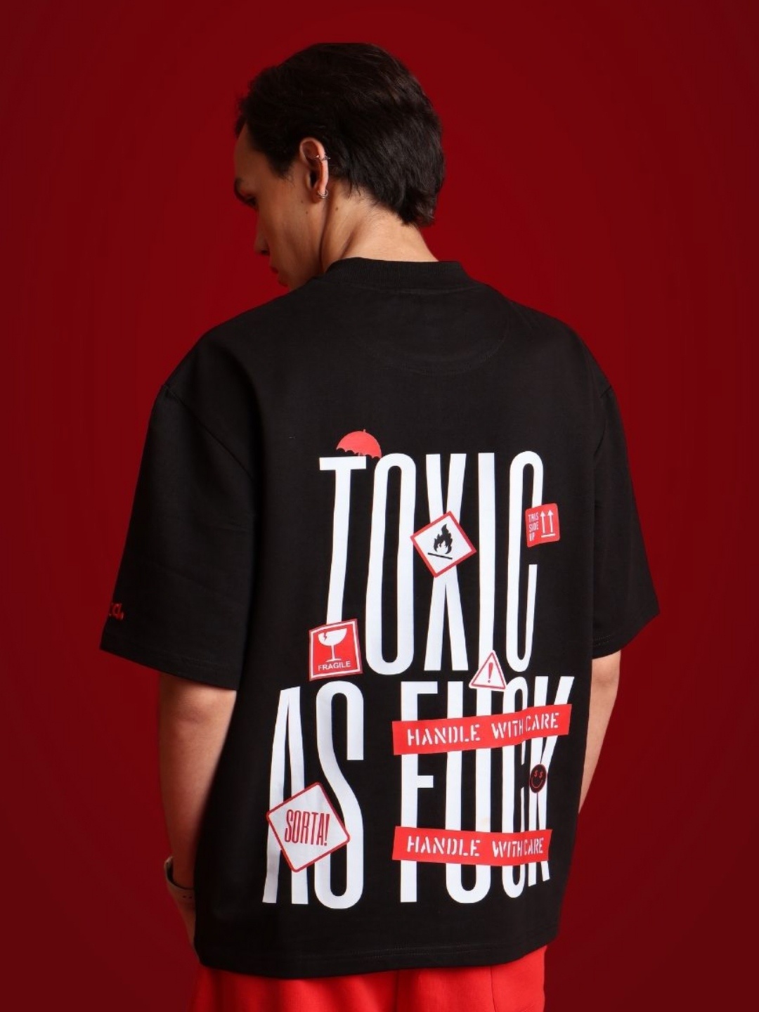 

sorta. Unisex Printed V-Neck Pockets T-shirt, Black