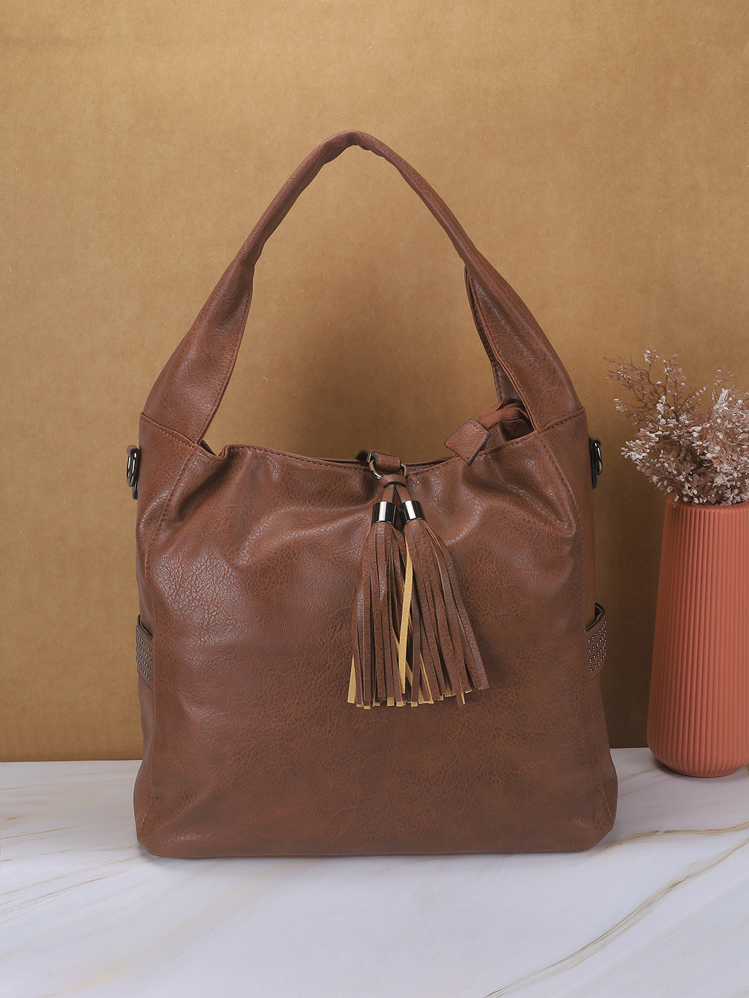 

Mochi Women Solid Bucket Handheld Bag, Brown