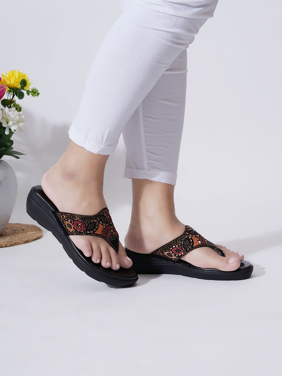 

PLANET WALK Women Embellished Casual Fashion Flats, Black