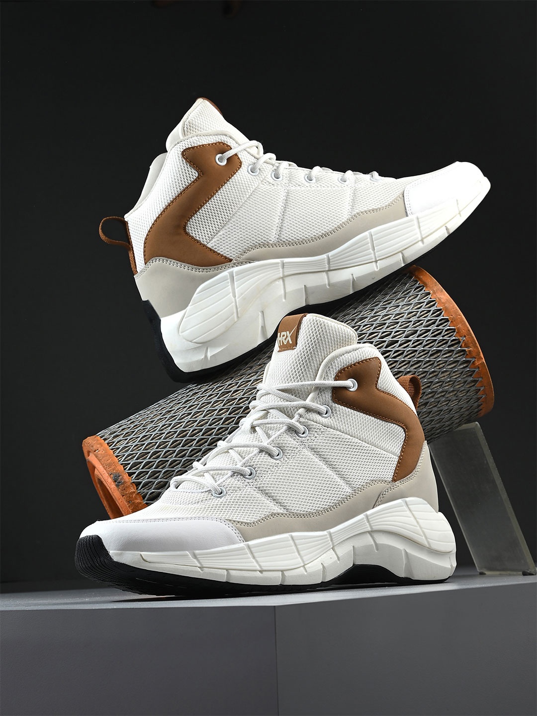 

HRX by Hrithik Roshan Men Basketball Non-Marking Shoes, Off white