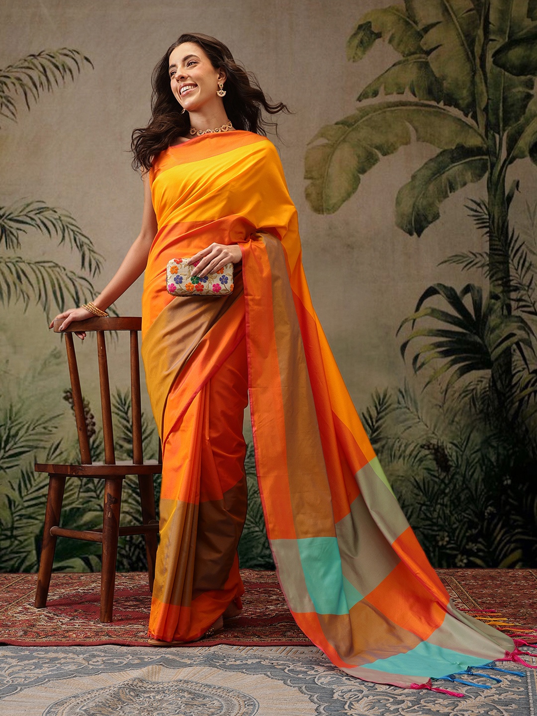 

DIVASTRI Banarasi Soft Silk Uppada Pattu Arani Colorblock Saree, Orange