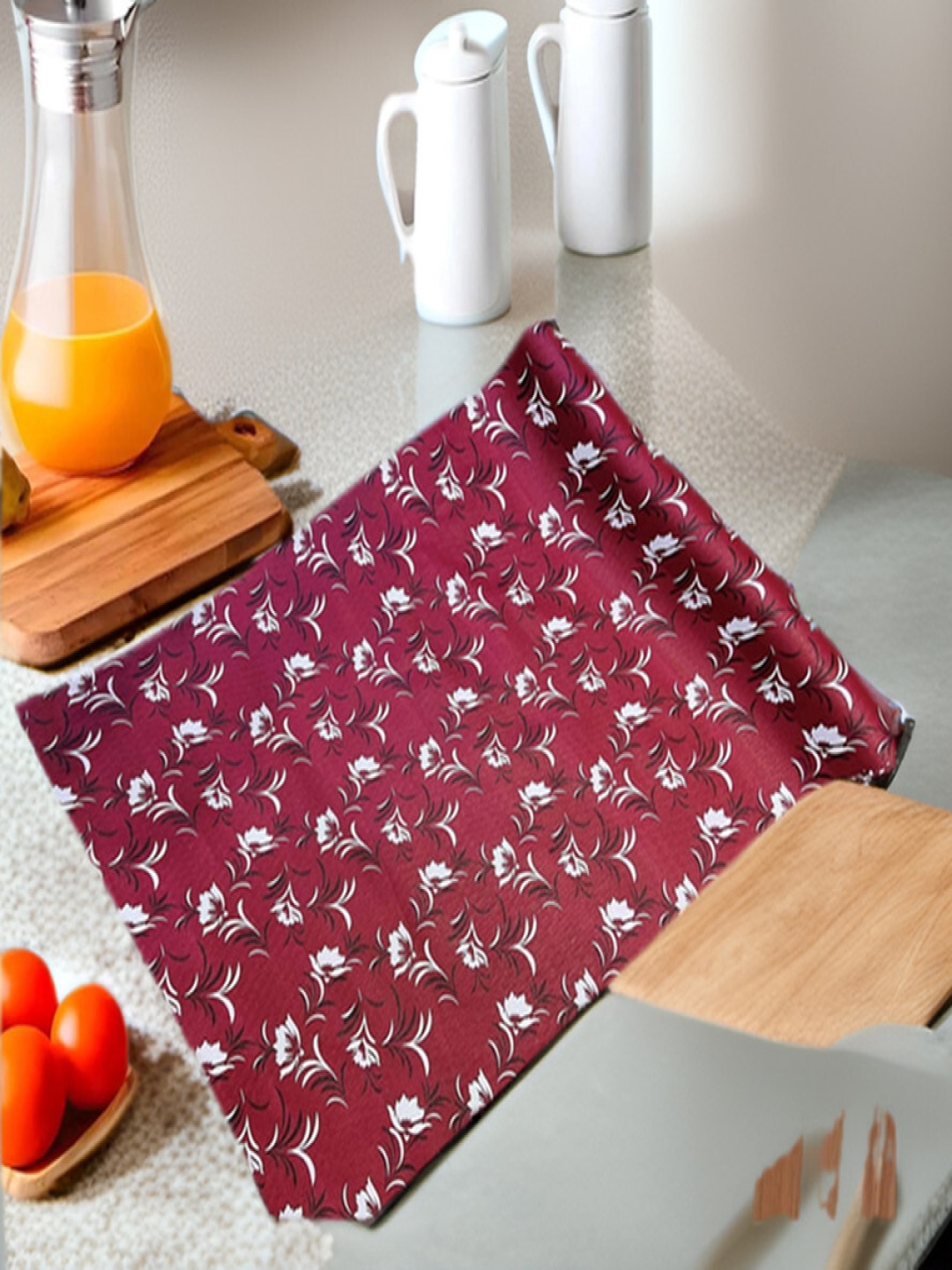 

REVEXO Maroon & White Printed Water-Resistant Shelf Liner
