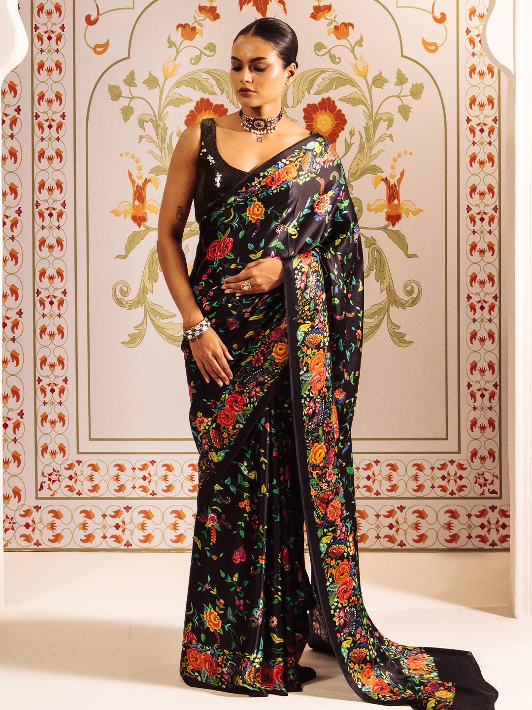 

Vintro Floral Satin Saree, Black