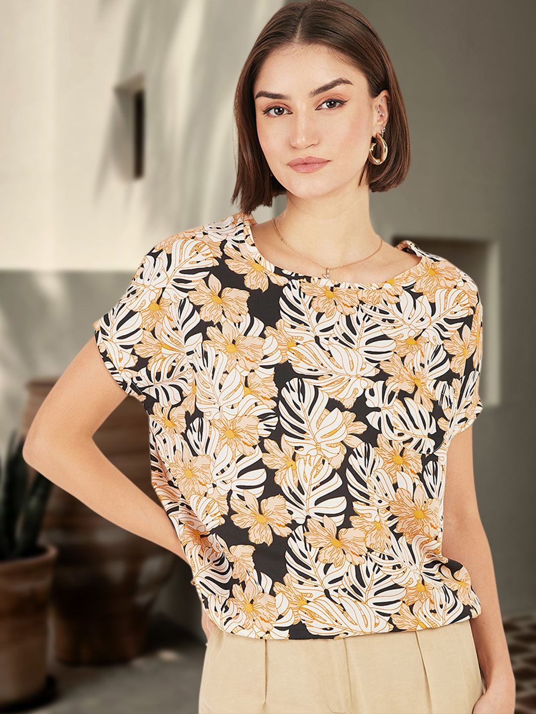 

DressBerry Women Tropical Printed Round Neck Top, Black