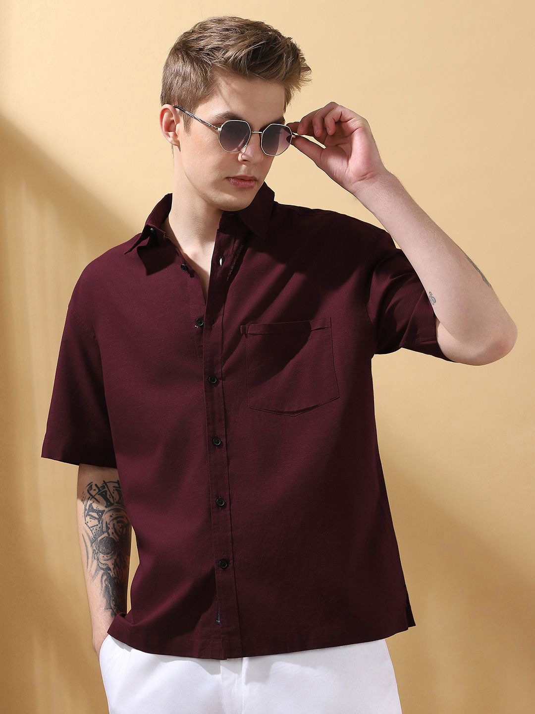 

Dennis Lingo Men Relaxed Fit Spread Collar Self Design Cotton Casual Shirt, Maroon