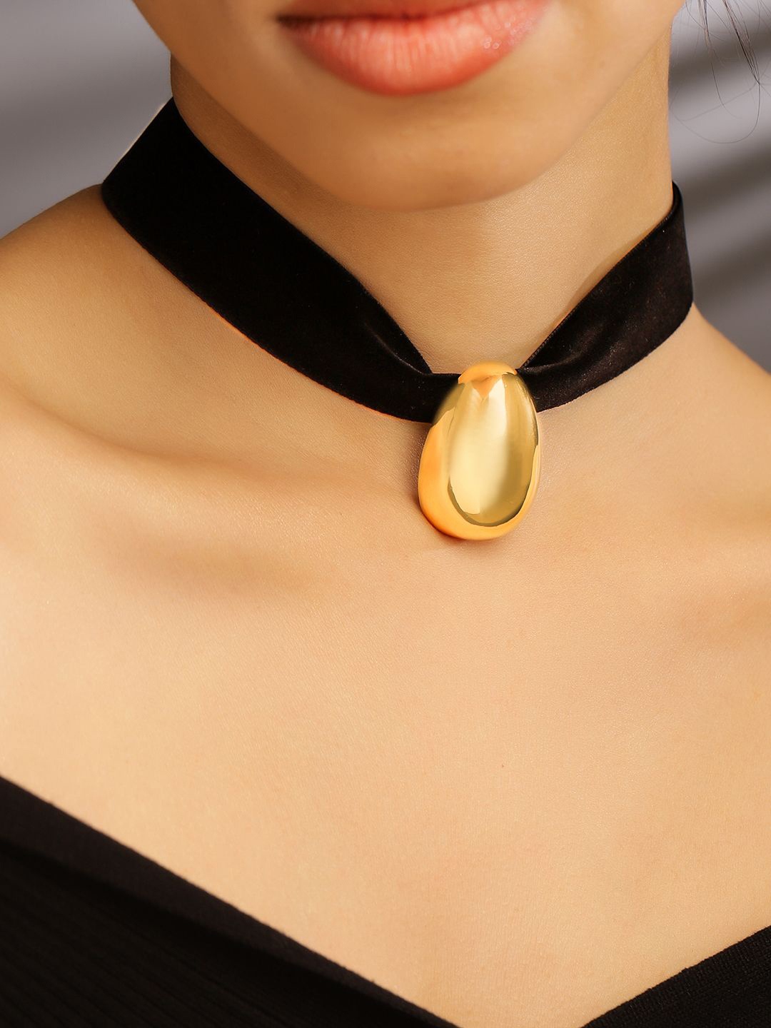 

Rubans Bold 18K Gold Plated Glossy Abstract Pendant Black Velvet Statement Choker Necklace