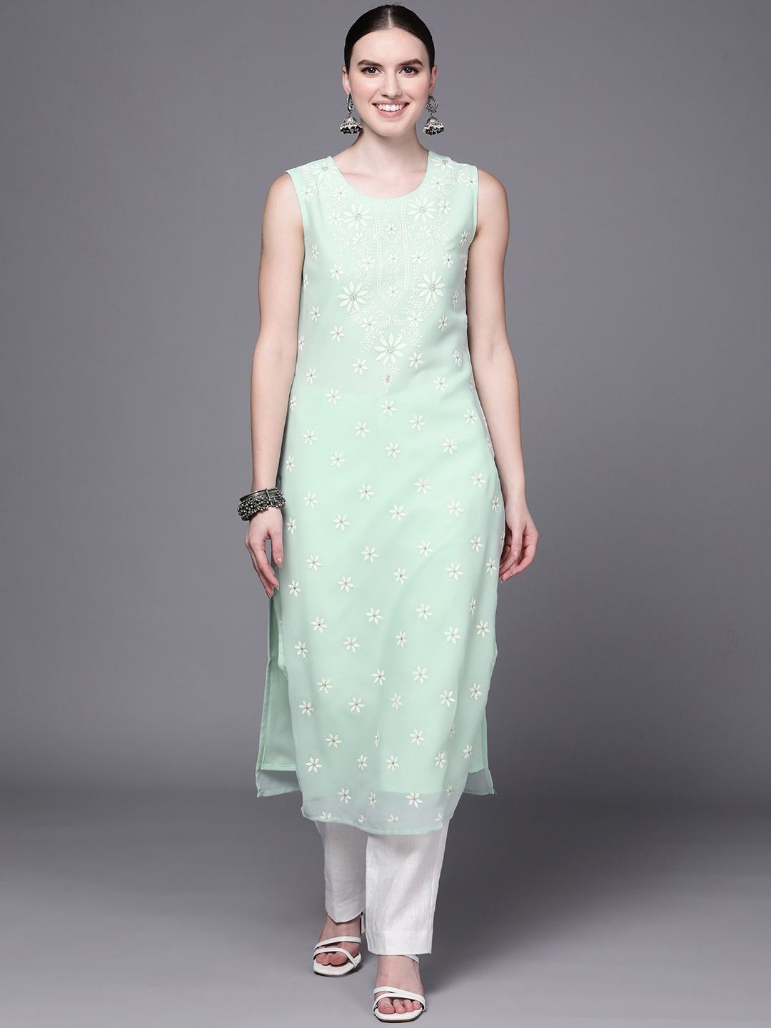 

Ahalyaa Floral Printed Zari Embellished Round Neck Straight Kurta, Sea green