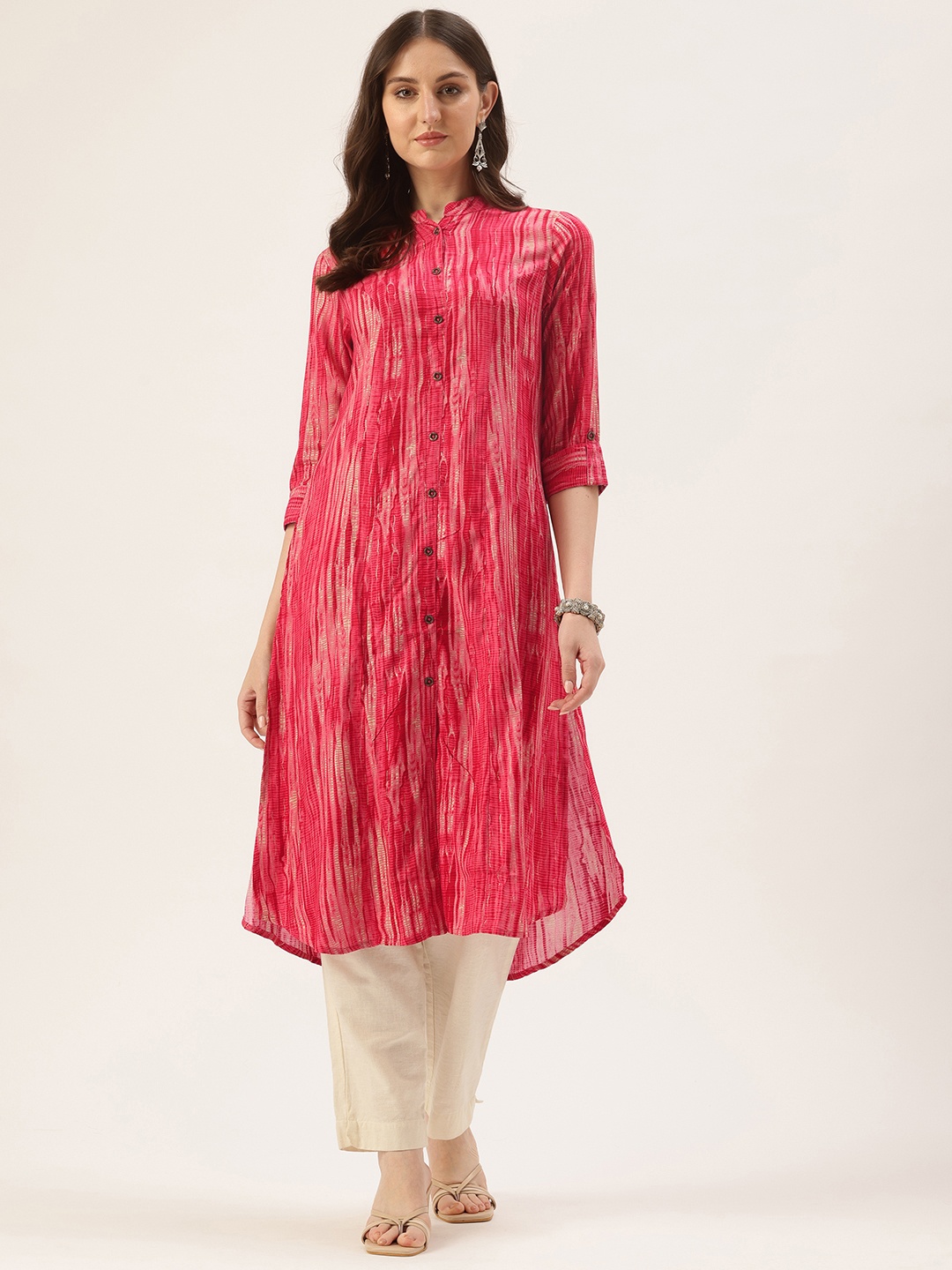 

AMUKTI Abstract Printed Roll Up Sleeves Kurta, Magenta