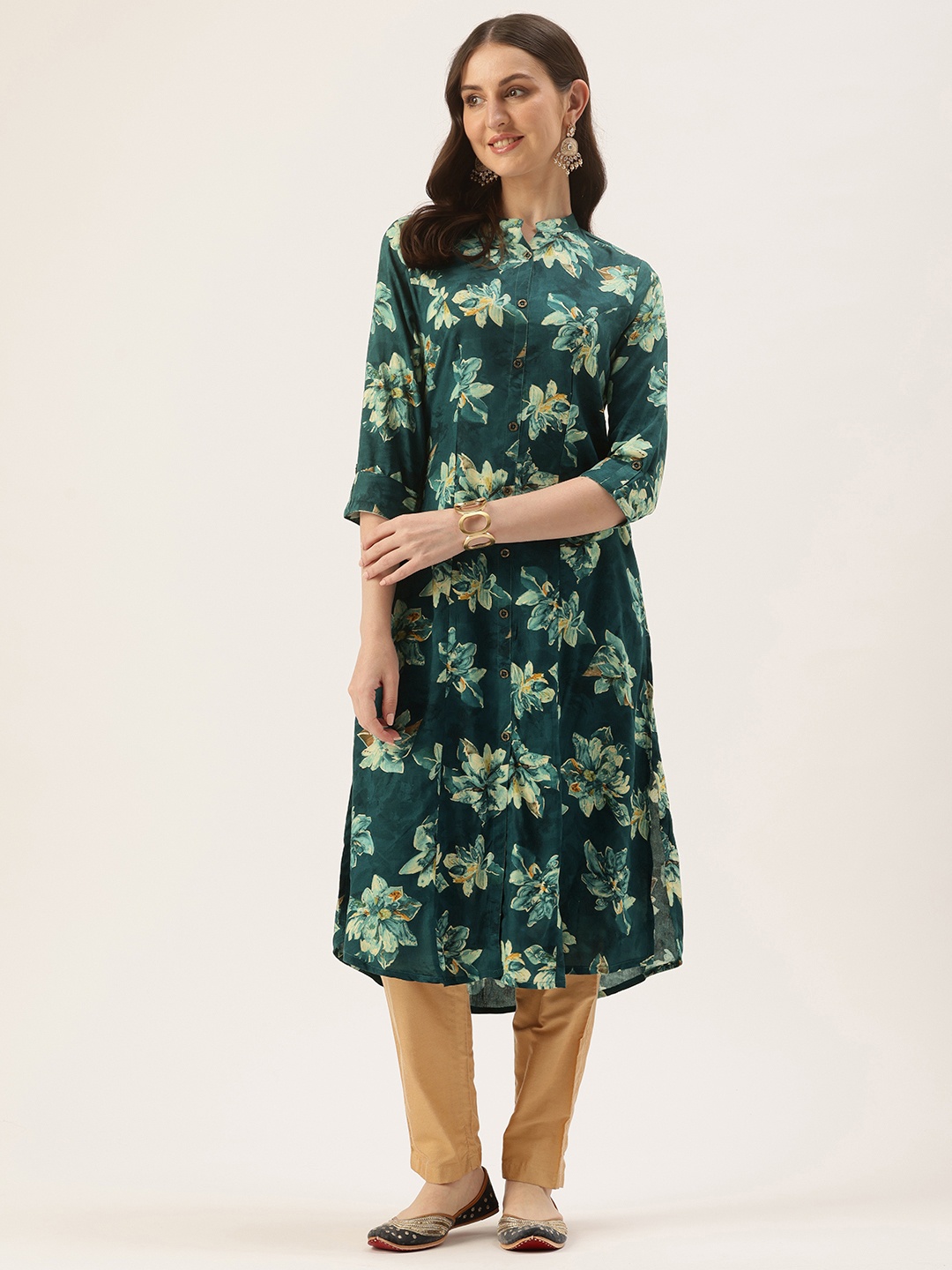 

AMUKTI Floral Printed Roll Up Sleeves Panelled Kurta, Green