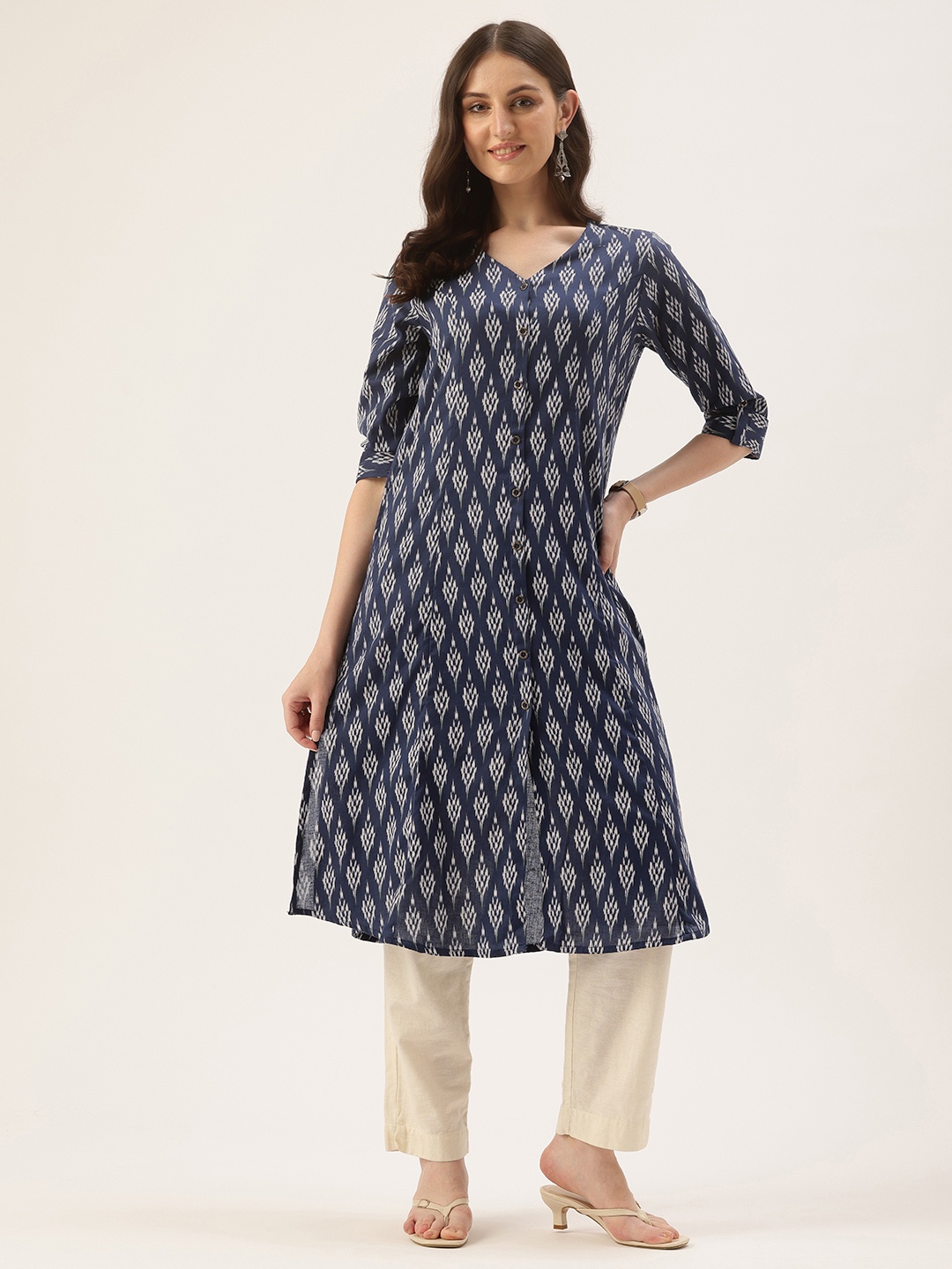 

AMUKTI Ethnic Motifs Printed Roll Up Sleeves Linen Kurta, Navy blue