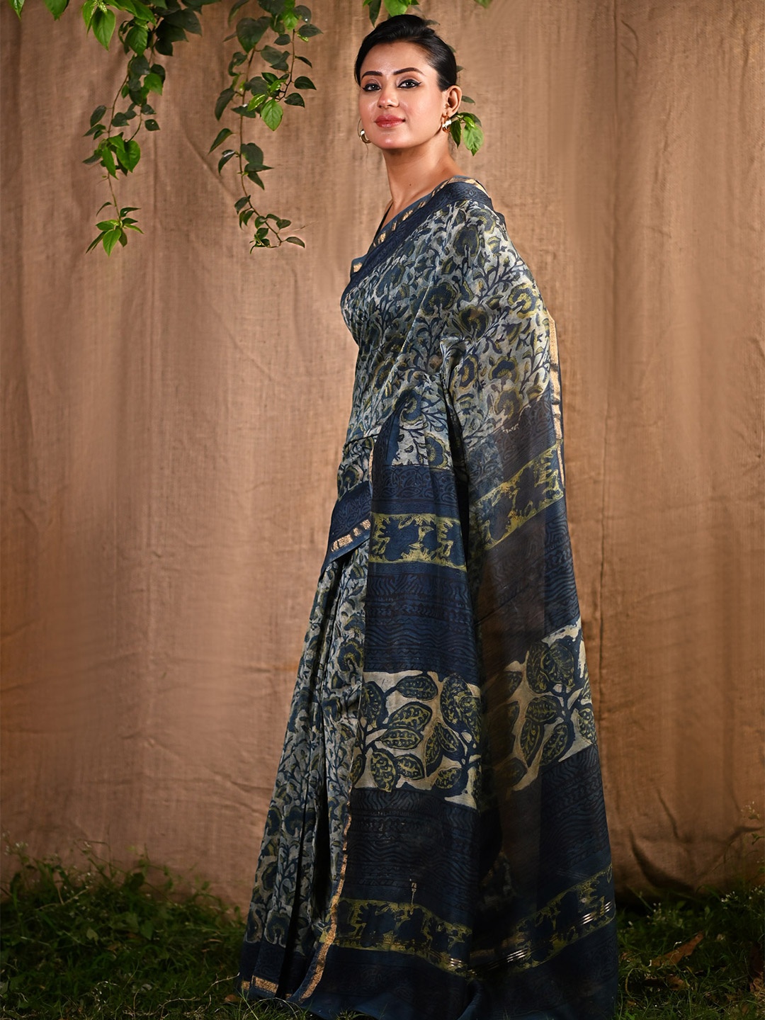 

Unnati Silks Floral Printed Zari Chanderi Saree, Blue