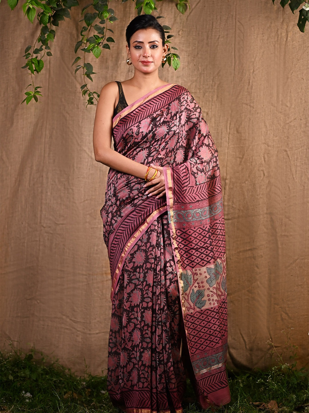 

Unnati Silks Floral Printed Zari Chanderi Saree, Pink