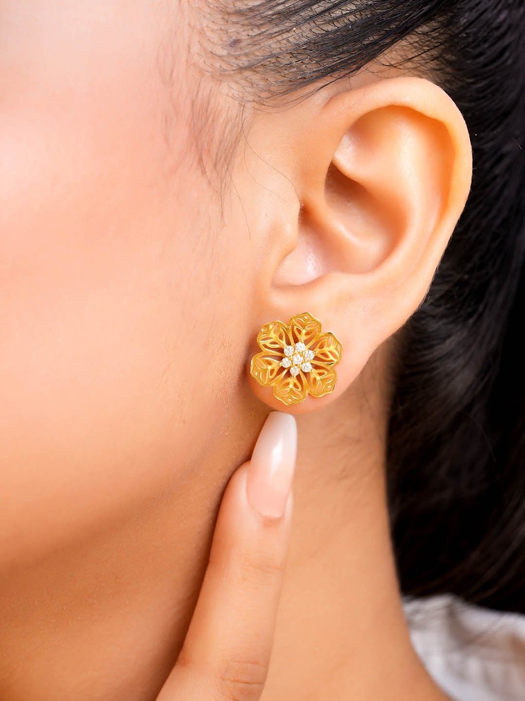 

Zavya 92.5 Sterling Silver Gold-Plated Cubic Zirconia Floral Studs Earrings