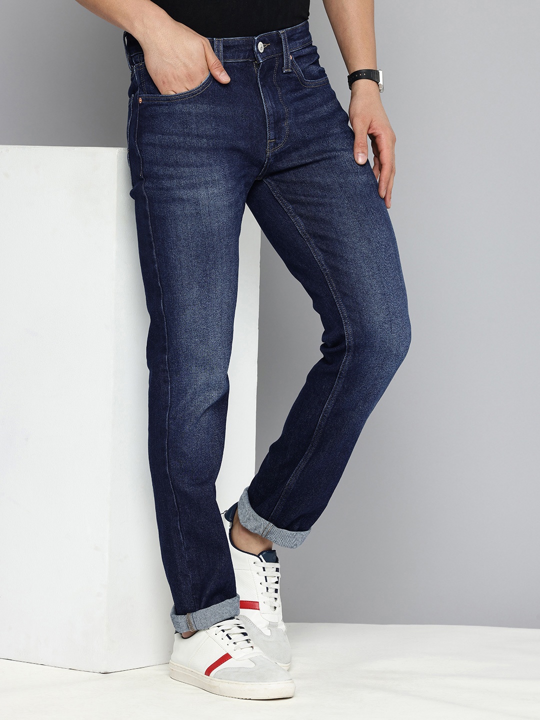 

Flying Machine Men Freddie Slim Straight Fit Light Fade Stretchable Jeans, Blue