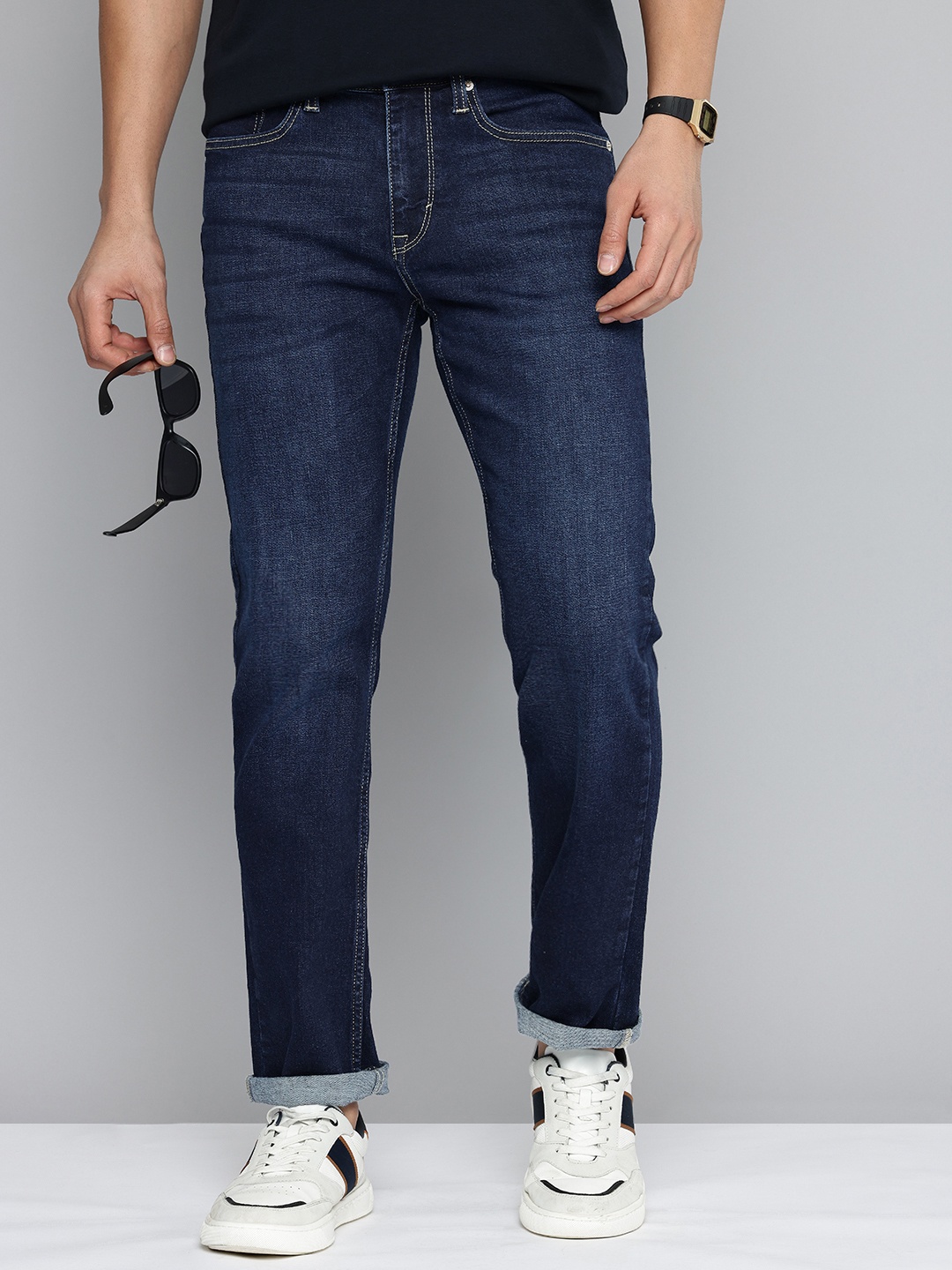 

Flying Machine Men Freddie Slim Straight Fit Light Fade Stretchable Jeans, Blue