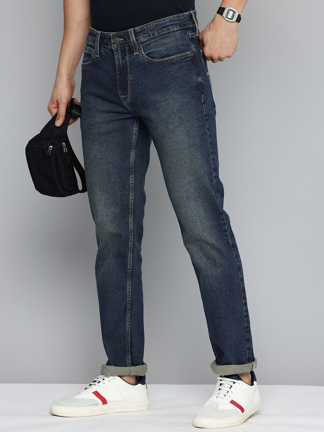 

Flying Machine Men Freddie Slim Straight Fit Light Fade Stretchable Jeans, Blue