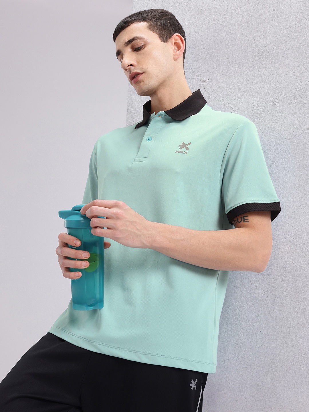 

HRX by Hrithik Roshan Contrast Polo Collar T-shirt with Reflective Brand Logo Detail, Turquoise blue