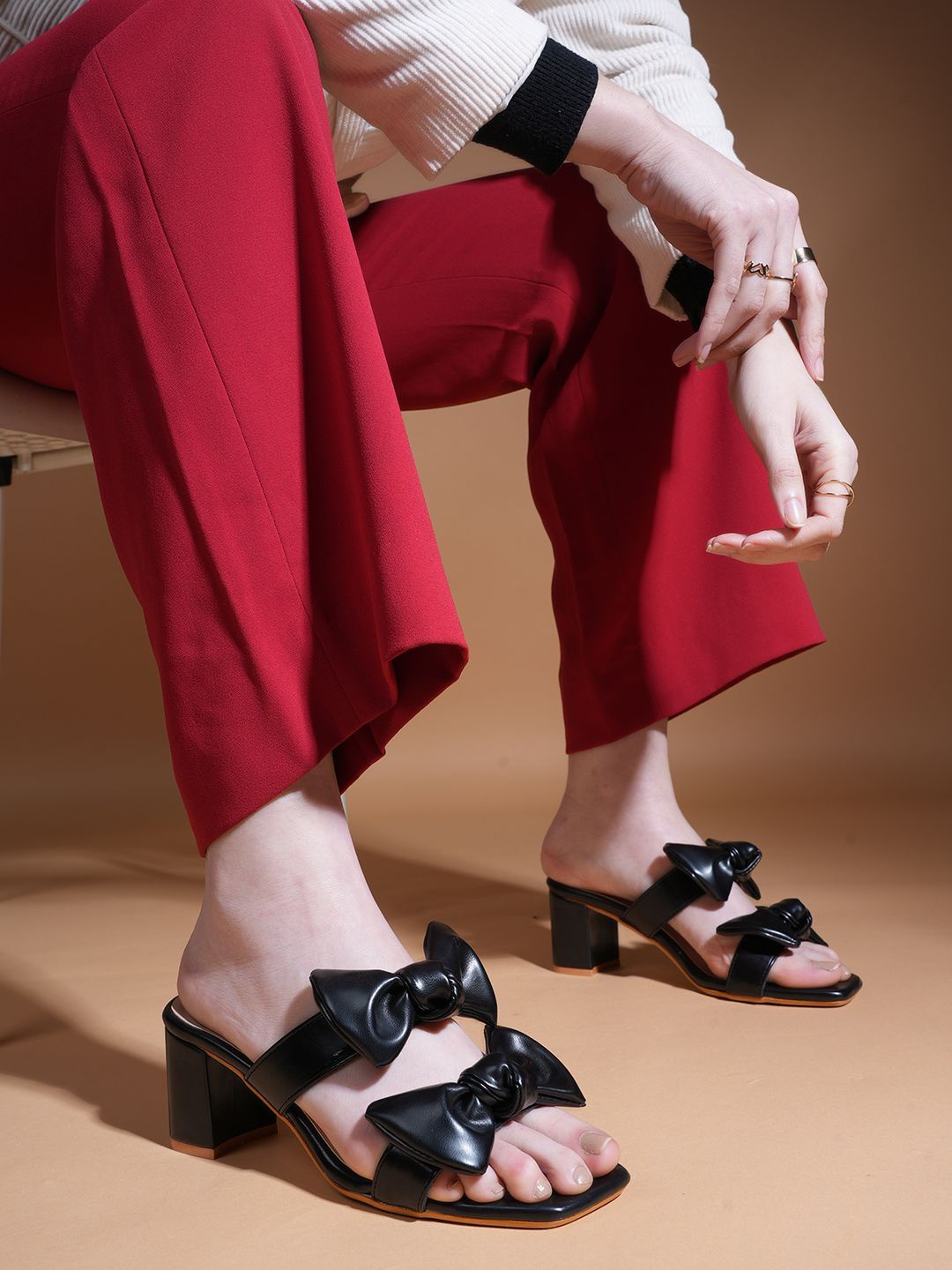 

DressBerry Women Party Block Sandals with Bows, Black