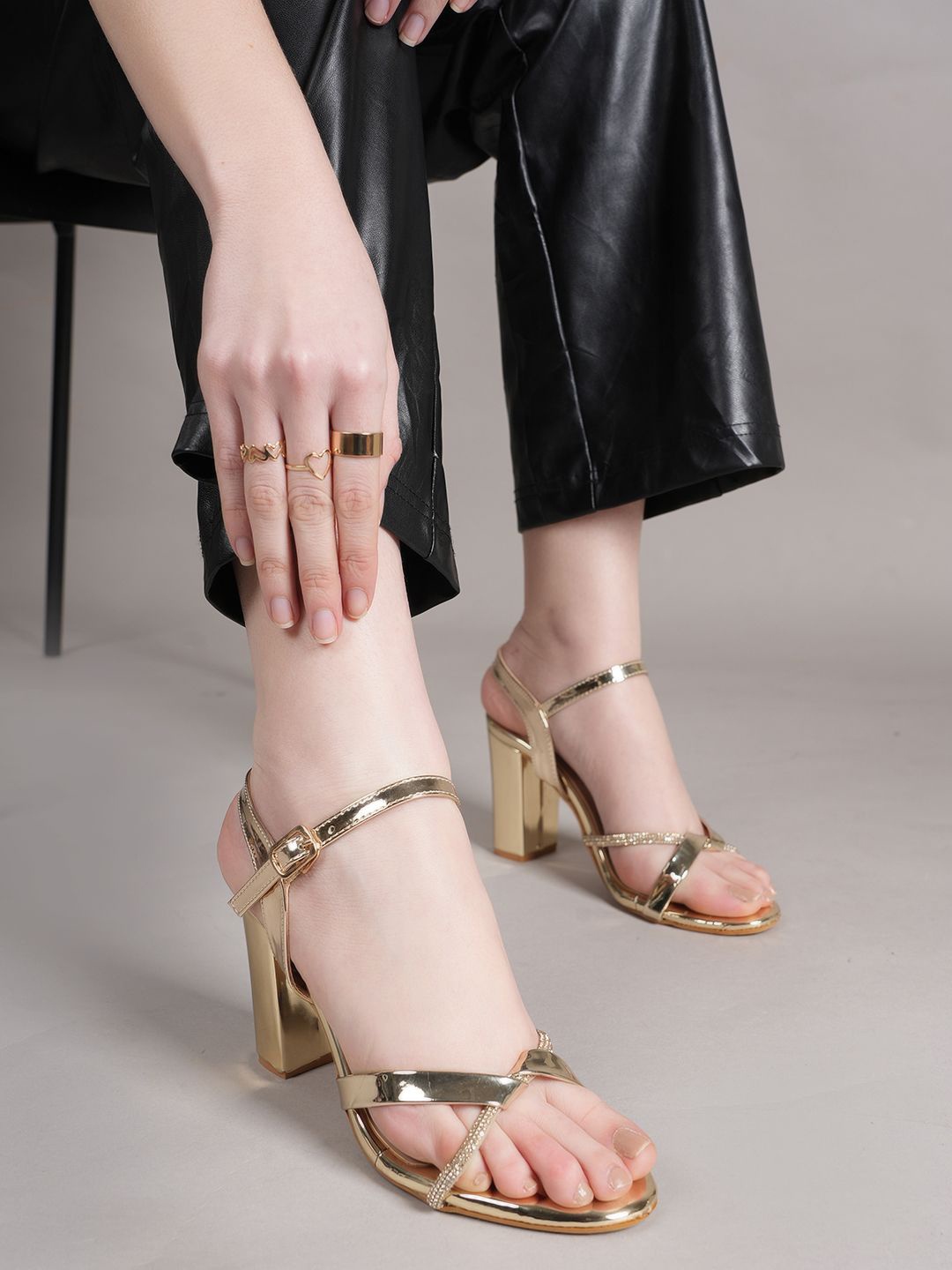 

DressBerry Women Open Toe Block Heel Sandals, Gold