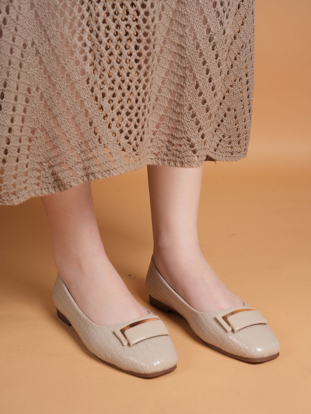 

DressBerry Women Party Ballerinas with Buckles Flats, Cream