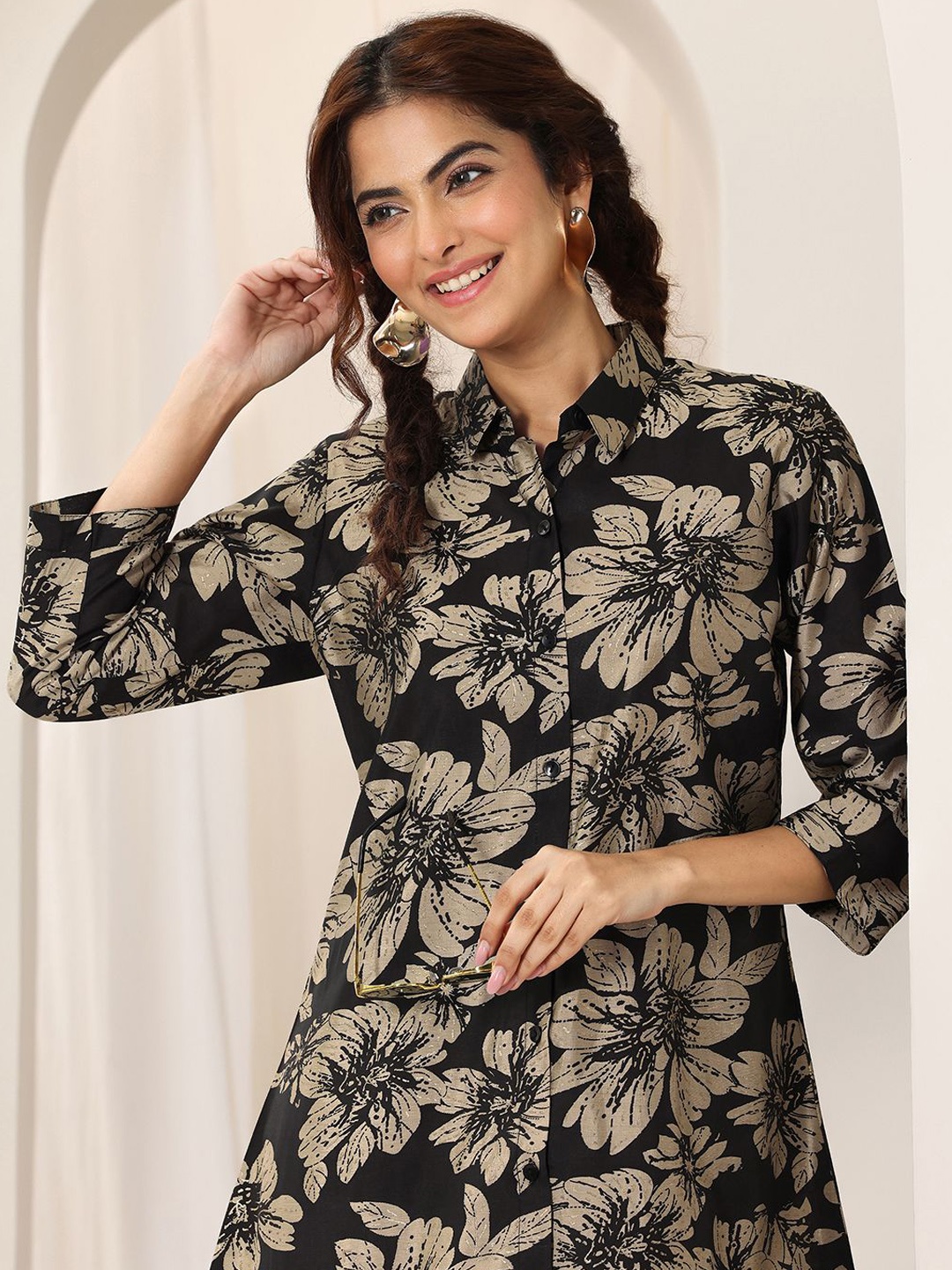 

Libas Floral Printed Shirt With Trousers, Black