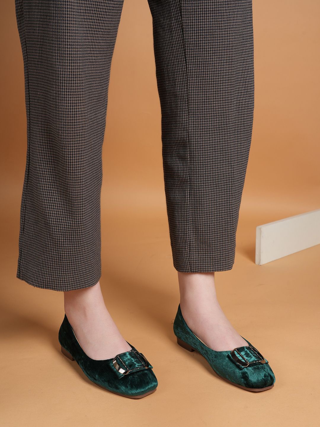 

DressBerry Women Party Ballerinas with Buckles Flats, Green