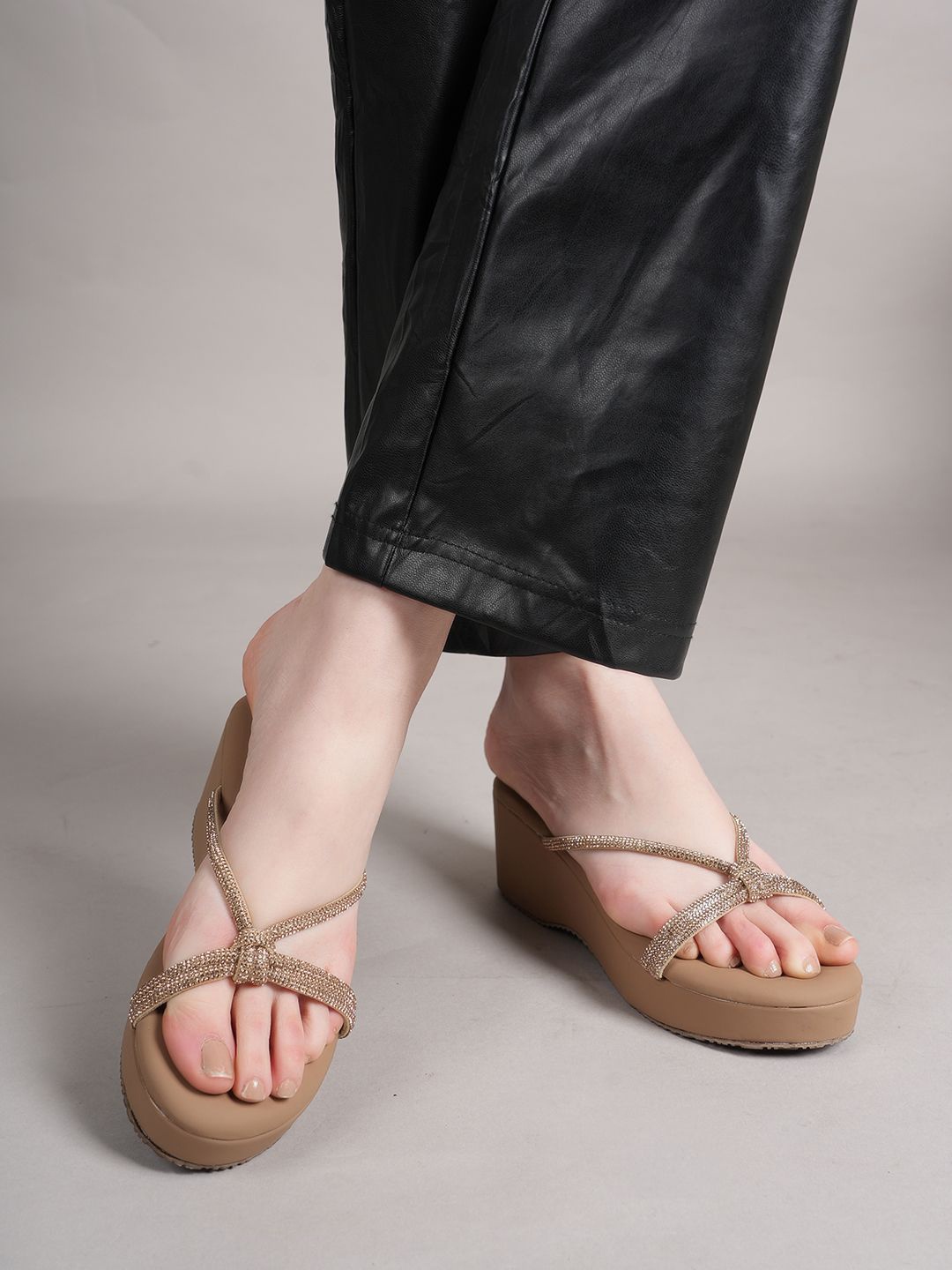 

Lavie Women Embellished Wedge Sandals, Beige