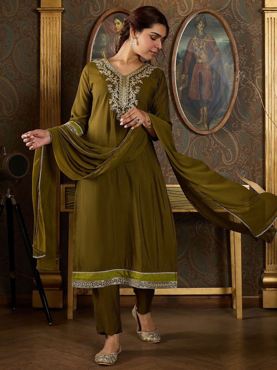 

Indo Era Floral Embroidered Thread Work V Neck Kurta With Trousers & Dupatta, Green