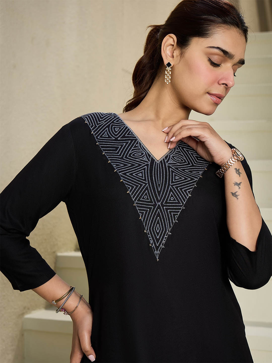 

Indo Era Geometric Embroidered V Neck Pure Cotton Kurta, Black