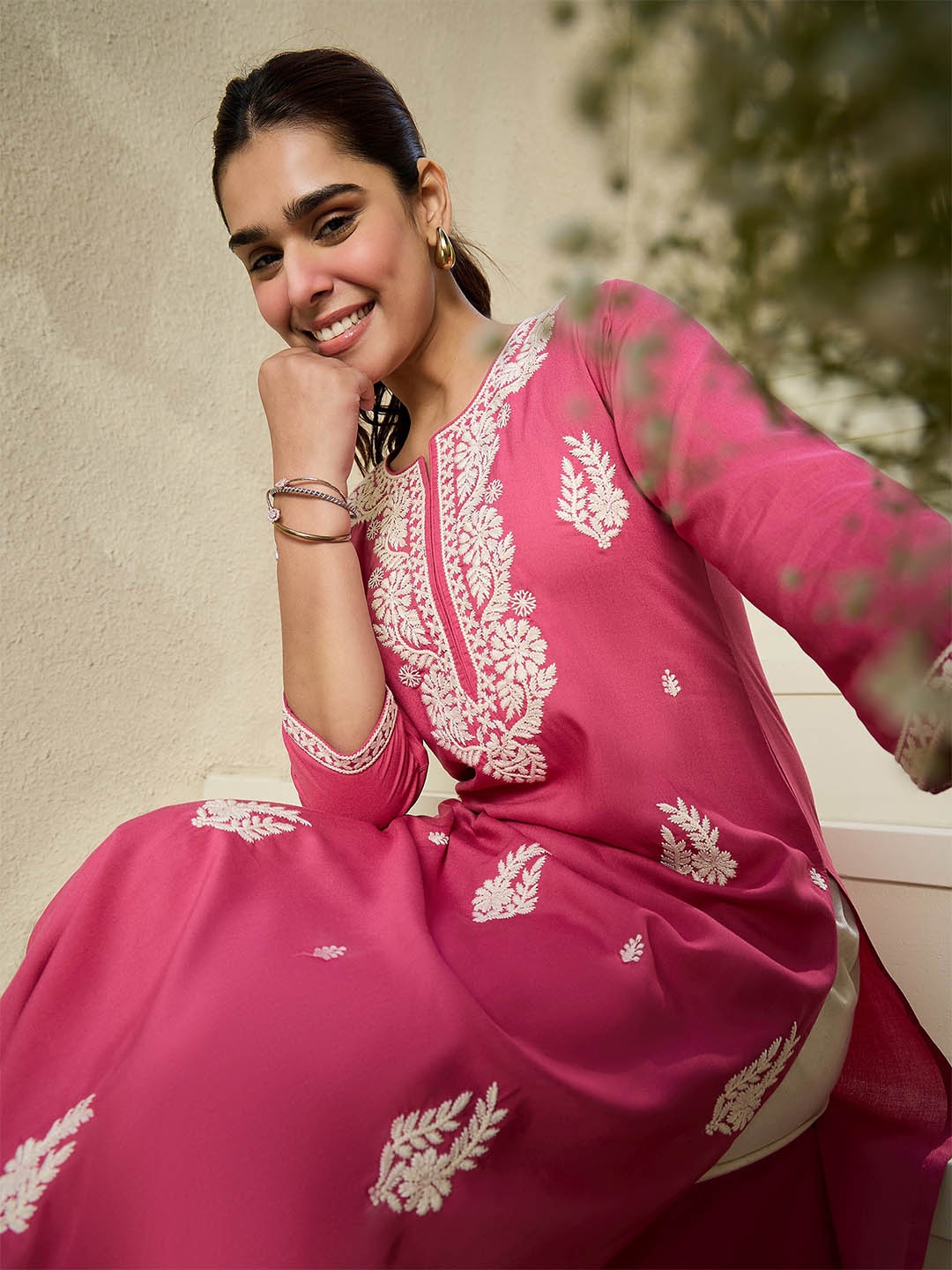 

Indo Era Floral Embroidered Thread Work Straight Kurta, Pink