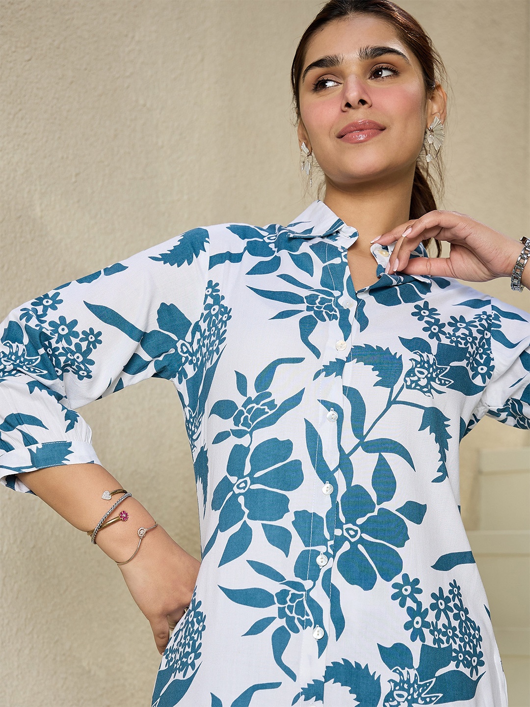

Indo Era Floral Printed Shirt Collar Kurta With Trousers, White