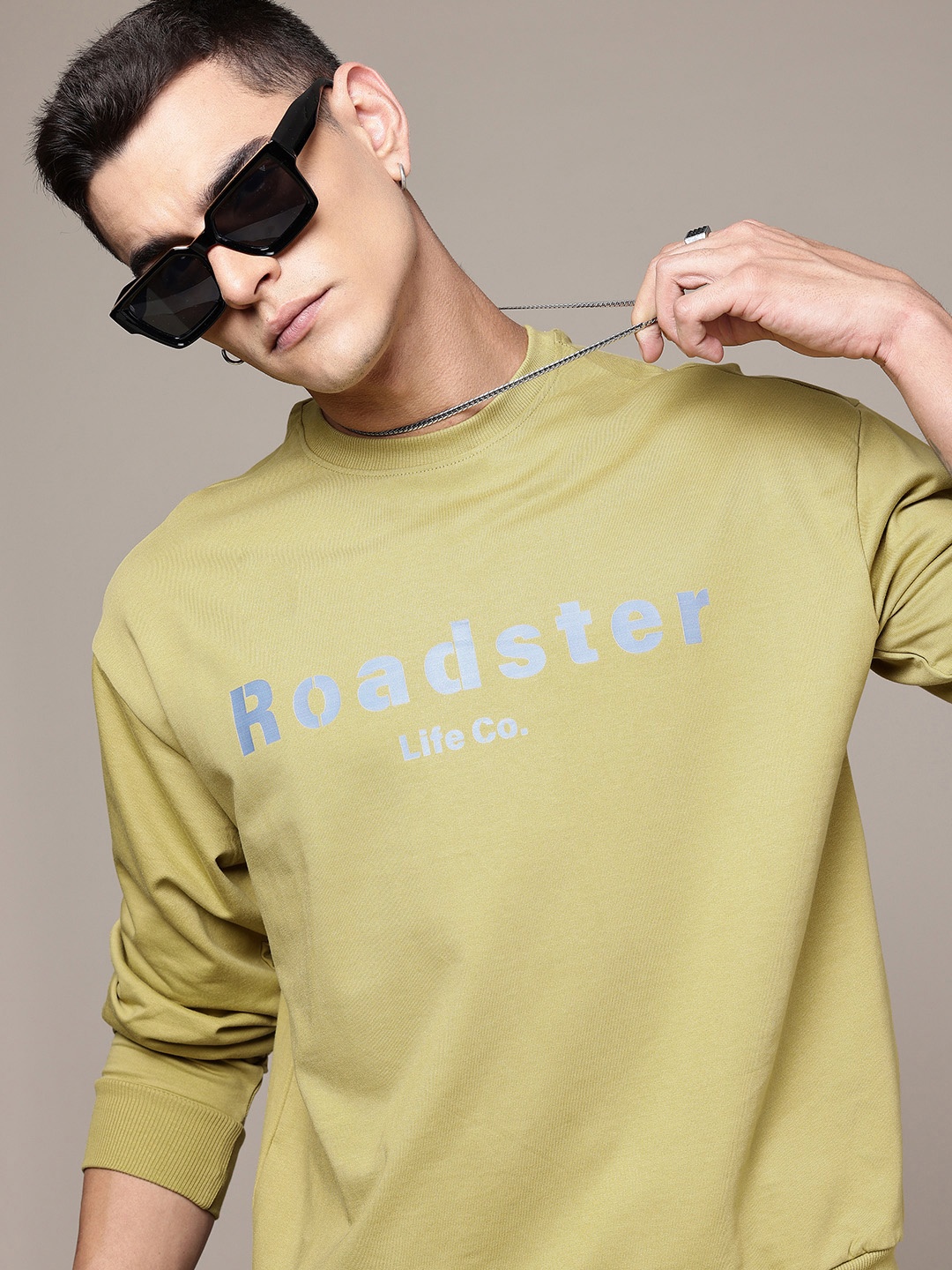 

The Roadster Lifestyle Co. Men Printed Relaxed Pure Cotton Sweatshirt, Olive
