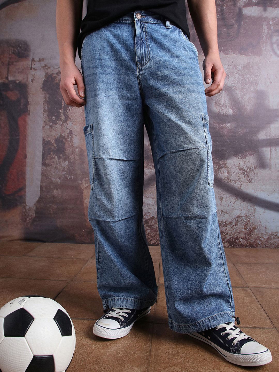 

Hubberholme Men Pure Cotton Parachute Cargo Denim Light Fade Loose Fit Jeans, Blue